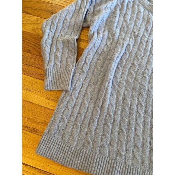 NWT Hippie Rose Women's blue crochet knit crew neck long sleeve sweater sz Small - Picture 2 of 8